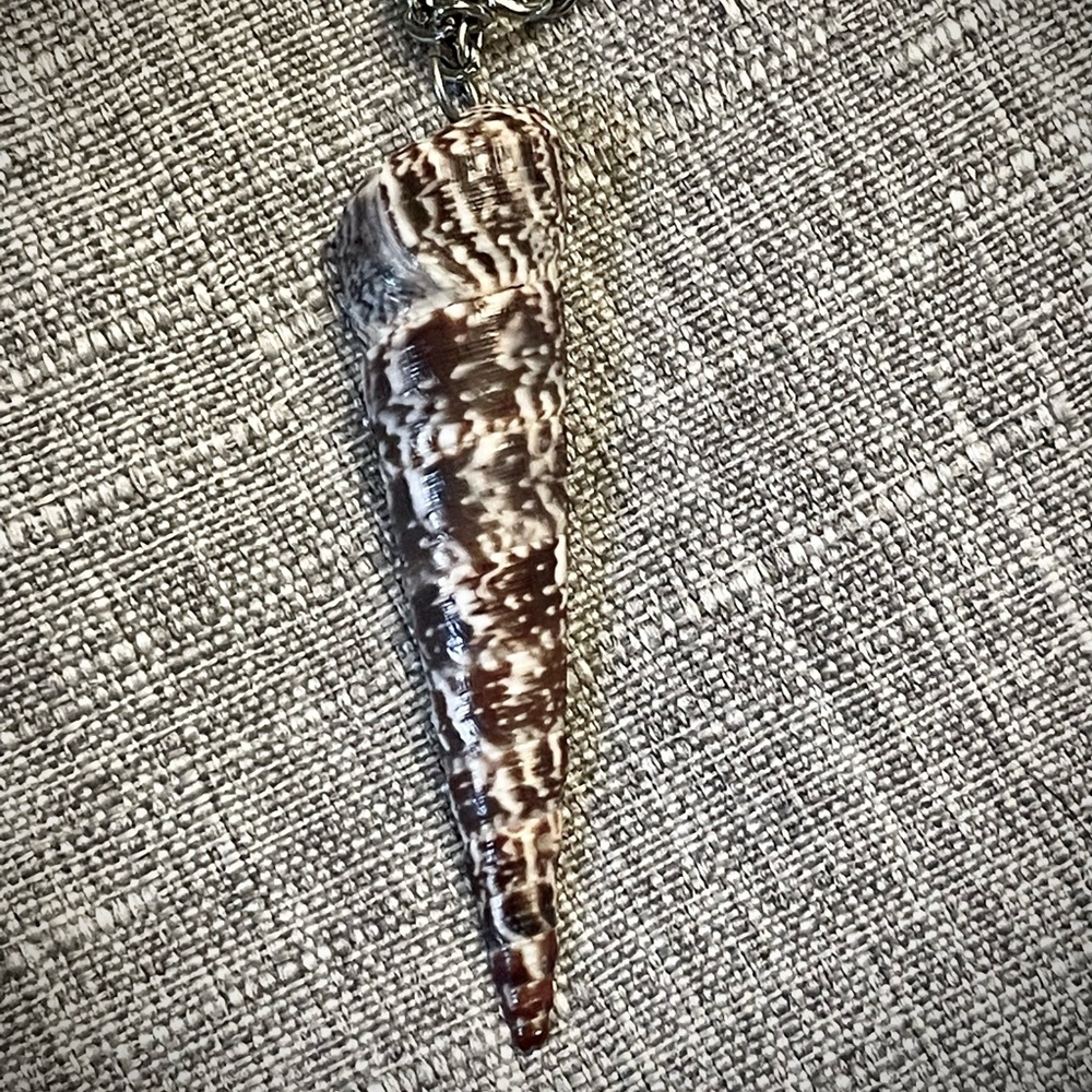 Long Shell Necklace - Picture 3 of 5